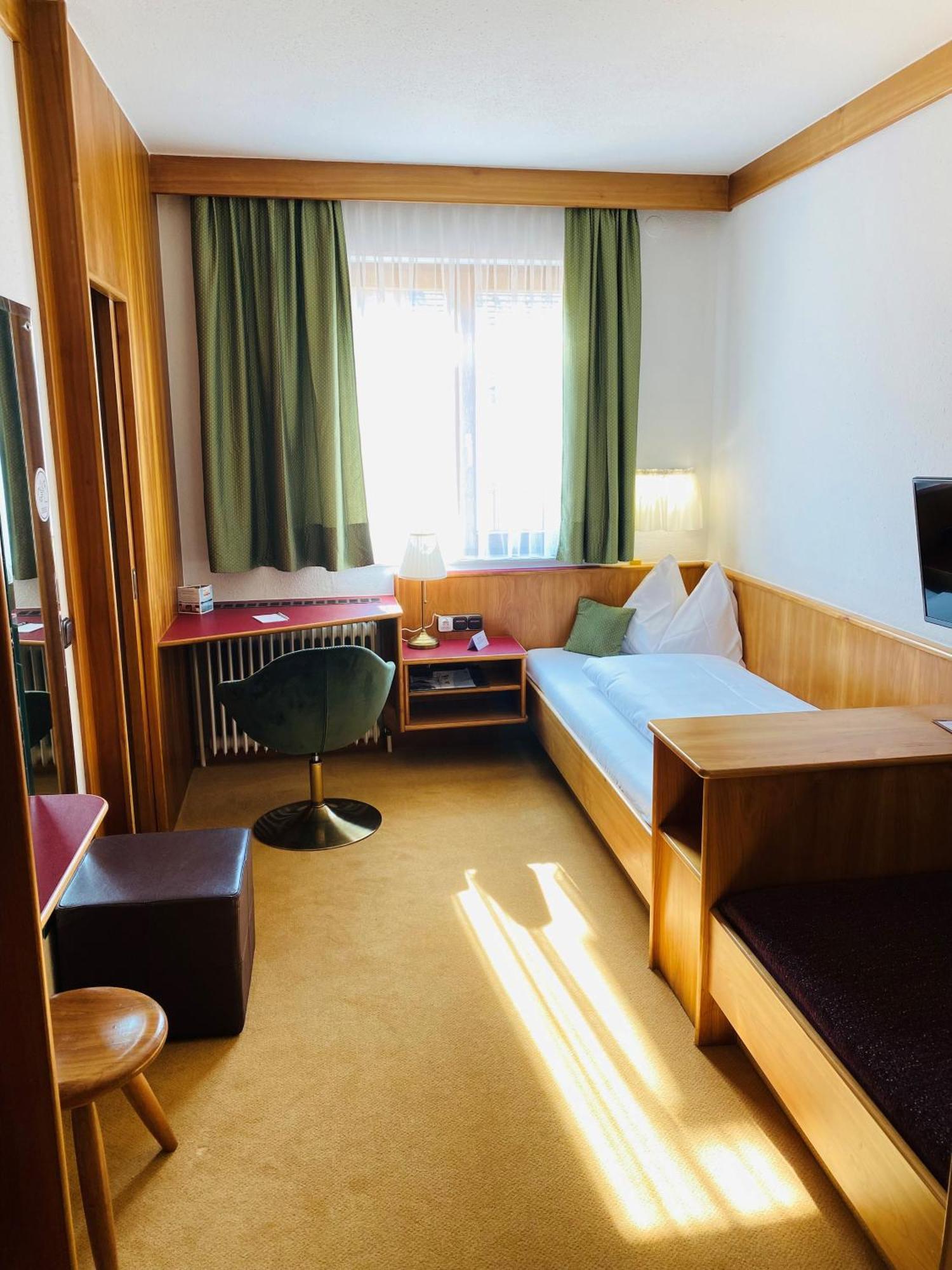 Hotel Zillners Einkehr *** Altheim Luaran gambar