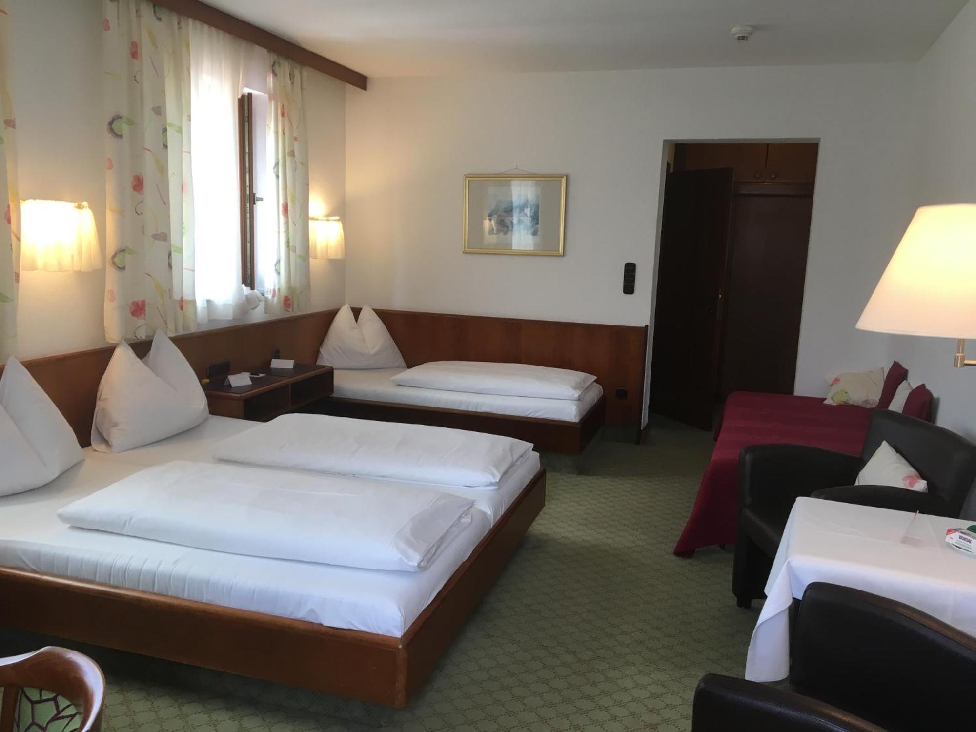 Hotel Zillners Einkehr *** Altheim Luaran gambar